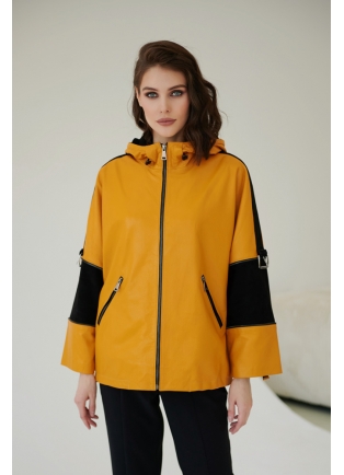 Женская желтая куртка из кожи